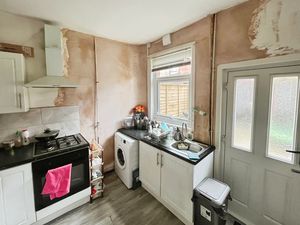 Kitchen- click for photo gallery